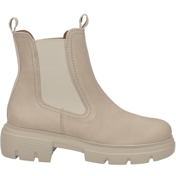 Paul Green Junior Chelsea Boot. Color Beige nubuck Leather